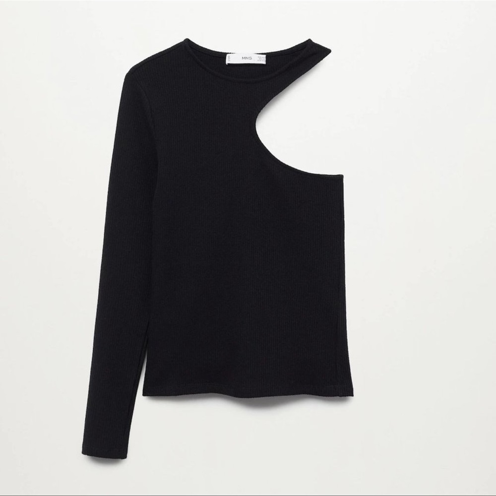 Mango black on shoulder rip knot top